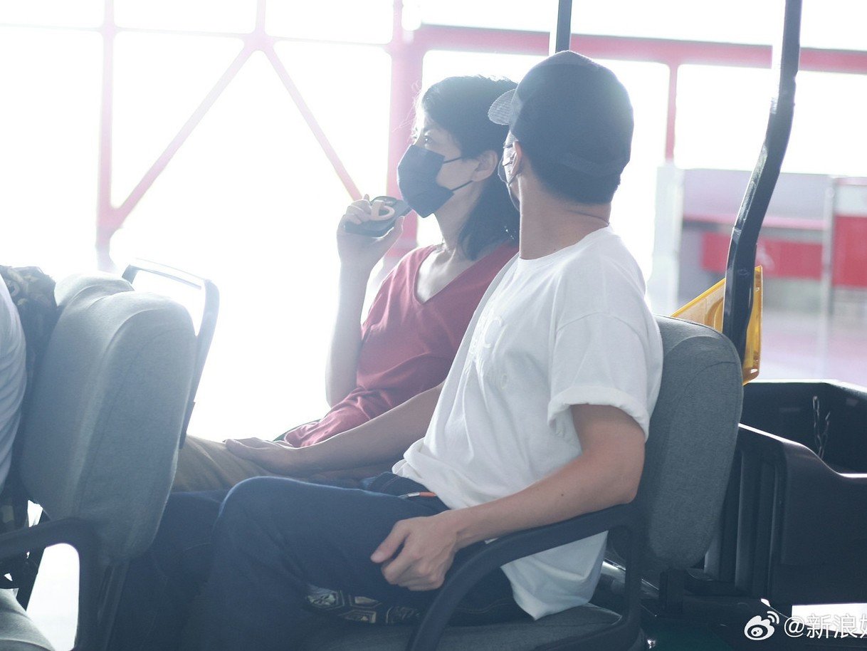 Vương Phi không ngại tới Hong Kong để ủng hộ các hoạt động nghệ thuật của Tạ Đình Phong.