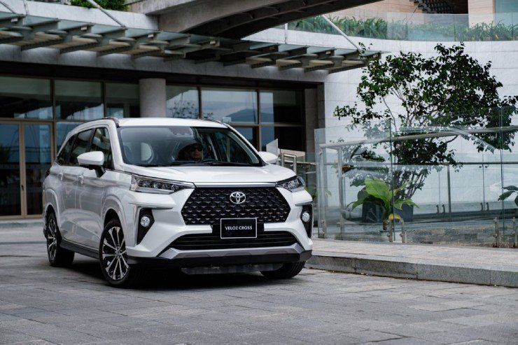 Toyota Veloz Cross và&nbsp;Toyota Innova đang rút ngắn khoảng cách với&nbsp;Mitsubishi Xpander.