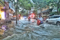 Thời trang Hi-tech - Những bước sống còn giúp điện thoại thoát chết sau khi bị nước vào