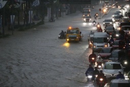 Tin tức trong ngày - Dự báo Hà Nội mưa giông đến trưa nay