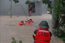 Tin tức trong ngày - Gia đình 5 người ở Bắc Ninh rơi vào hiểm cảnh, công an nhận tin báo khẩn cấp