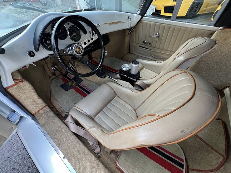 "Qua Vũ" tậu xế cổ hơn 70 năm tuổi Porsche 356A Speedster - 5