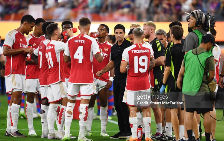 Arteta đang cùng "Pháo thủ" bay cao tại Ngoại hạng Anh