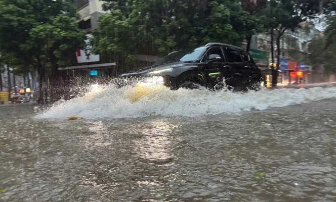 Hà Nội sáng 7/10: Hà Nội lại ngập kinh hoàng sau trận mưa dữ dội suốt đêm, người dân bàng hoàng- Ảnh 58.