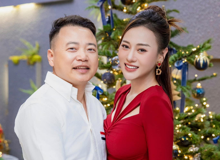Chồng là doanh nhân nổi tiếng,&nbsp;vợ là diễn viên phim Việt giờ vàng nên&nbsp;vợ chồng Phương Oanh - Shark Bình&nbsp;luôn được công chúng quan tâm.