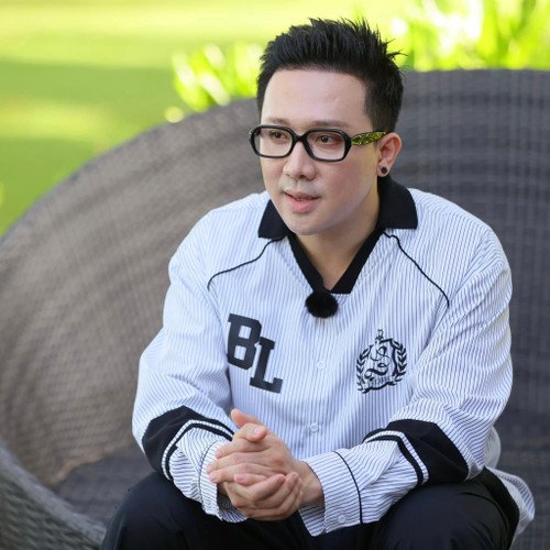 Trấn Thành khai thác phim thể loại drama, tâm lý cho Tết 2026 sau khi bị mất ngôi vương phim Việt ăn khách nhất.