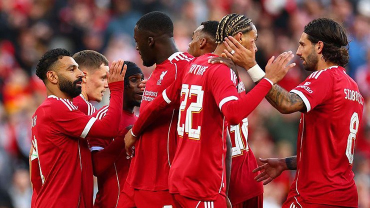 Liverpool đã thua 3 trận liên tiếp ở mọi đấu trường