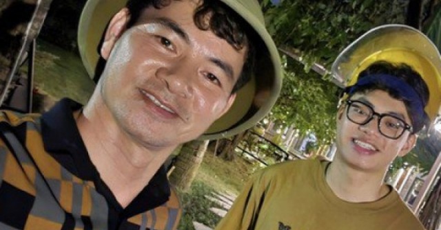 Con trai NSND Xuân Bắc cùng bố nửa đêm chống bão