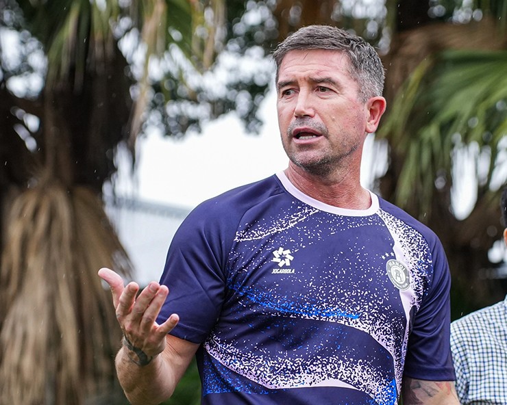 HLV Harry Kewell đánh giá cao tính cạnh tranh ở V-League.