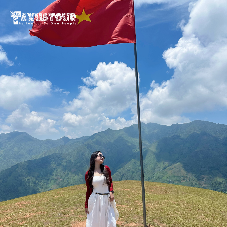 Phương du lịch check in tại Thảo Nguyên Tà Xùa