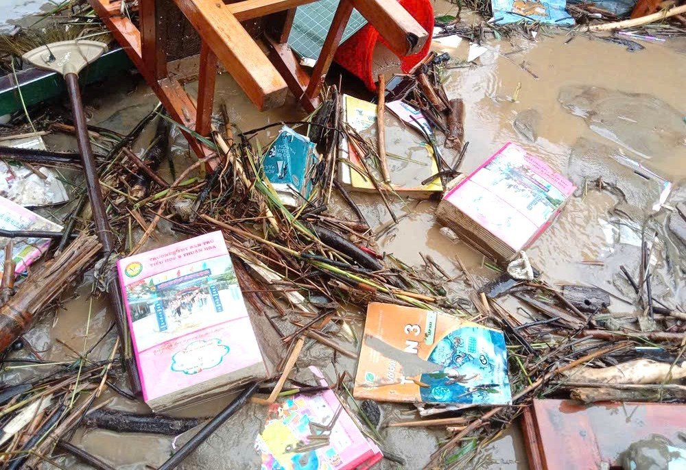 Hình ảnh ngôi trường dân tộc bán trú tại Tuyên Quang ngổn ngang sau mưa lũ - 3