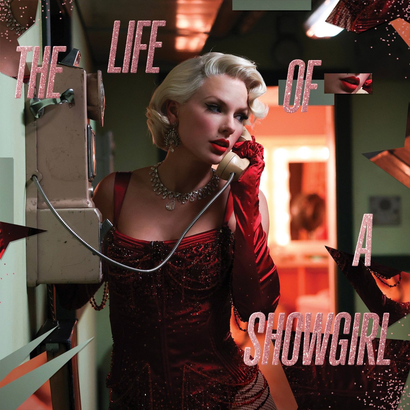 Nhiều bài giải mã The Life of a Showgirl gây sốt mạng xã hội.