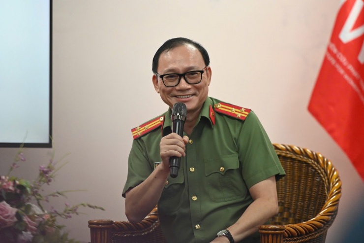 Từ cú sốc Shark Bình: Giới trẻ ngày nay đang thần tượng hóa hình ảnh hơn là giá trị?