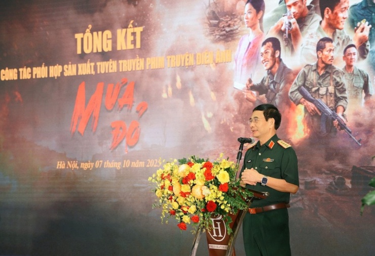 Chiều 7/10/2025, Tổng cục Chính trị QĐND Việt Nam tổ chức hội nghị Tổng kết công tác sản xuất, tuyên truyền phim truyện điện ảnh “Mưa đỏ” kỷ niệm 80 năm Cách mạng Tháng Tám thành công và Quốc khánh (2/9/1945 – 2/9/2025). Đến dự và chỉ đạo Hội nghị có Đại tướng Phan Văn Giang - Ủy viên Bộ Chính trị, Phó Bí thư Quân ủy Trung ương, Bộ trưởng Bộ Quốc phòng.&nbsp;