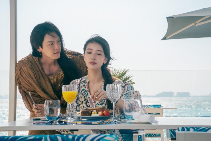Suzy và Kim Woo Bin tái hợp sau 9 năm nhưng phim bị chê dở.
