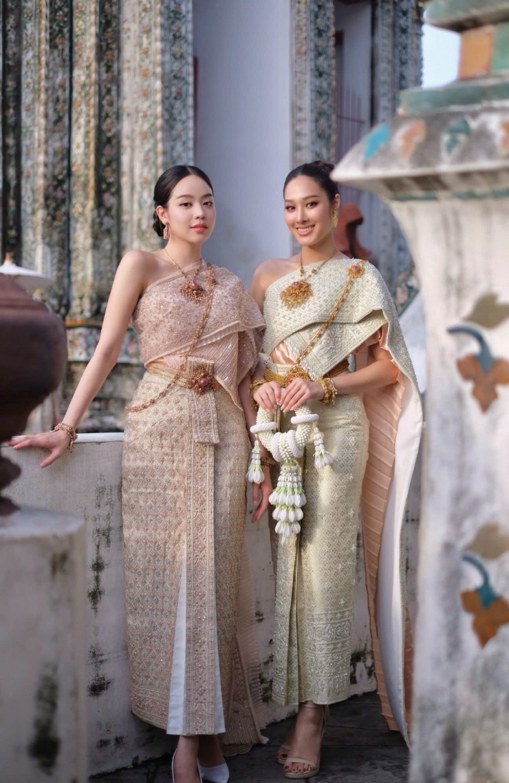 Đảm nhiệm vai trò giám khảo vòng phỏng vấn kín tại Miss International Thailand 2025, Thanh Thủy đã gửi đến các thí sinh những lời chia sẻ truyền cảm hứng: “Hãy tận hưởng từng khoảnh khắc trong hành trình này. Vì dù thử thách đến đâu, đó cũng sẽ là những bài học quý giá. Biết đâu, đây sẽ trở thành ký ức đẹp nhất trong cuộc đời các bạn”.