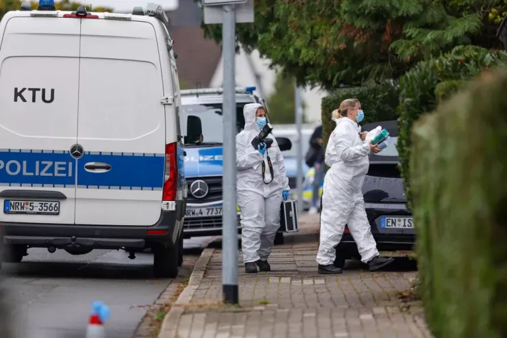 Hiện trường vụ nữ thị trưởng Đức bị đâm nguy kịch ngày 7-10. Ảnh: EPA