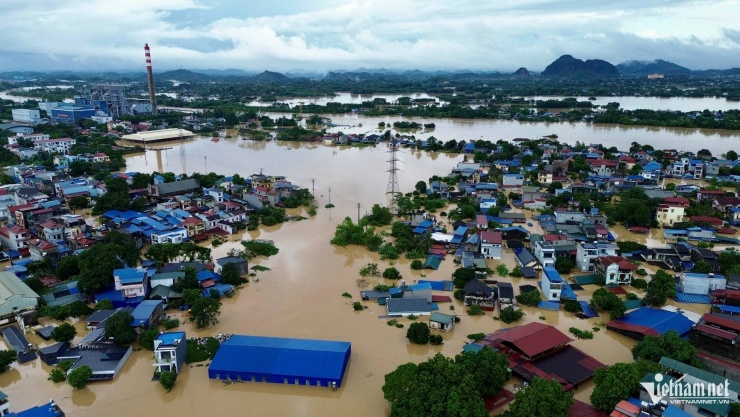 Mức lũ vượt đỉnh lịch sử gây cảnh tượng chưa từng có ở Thái Nguyên - 2