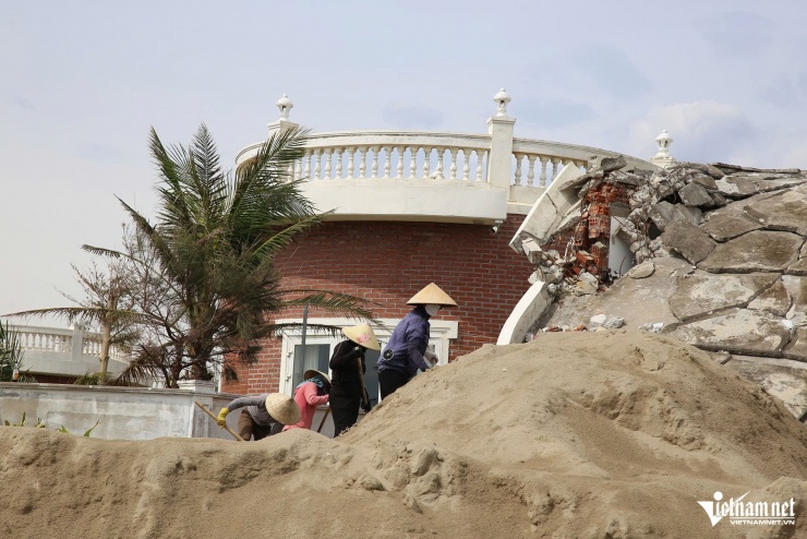 Nhà đầu tư mua các căn biệt thự này, sau đó giao lại cho các đại lý du lịch để khai thác, cho thuê