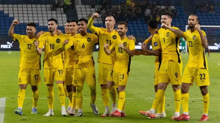 Chỉ trong vài tháng, bóng đá Malaysia ồ ạt nhập tịch cầu thủ như những cơn lốc với sứ mạng đổi đời. Ảnh: CCT.