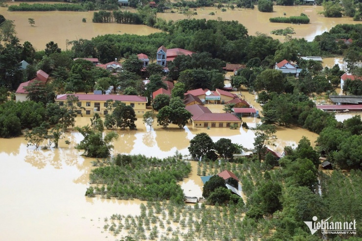 Xã Yên Bình là vùng trũng, nằm trong vùng hạ du, nước thượng nguồn chảy về dễ gây ngập sâu mỗi khi mưa lớn kéo dài.