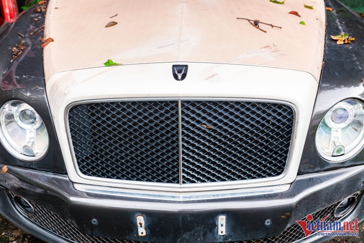 Xót xa chiếc xe siêu sang Bentley Mulsanne 30 tỷ bỏ hoang 7 năm trên phố Hà Nội - 7