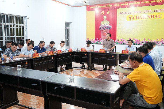 Thượng tướng Nguyễn Văn Long - Thứ trưởng Bộ Công an, Thủ trưởng Cơ quan Cảnh sát điều tra Bộ Công an nghe báo cáo và chỉ đạo công tác phá án.