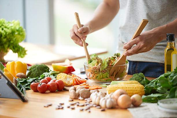 Đừng bỏ qua cơn đau thắt ngực: Điểm mặt 3 thói quen tưởng vô hại hằng ngày đang âm thầm gây hại tim - 3