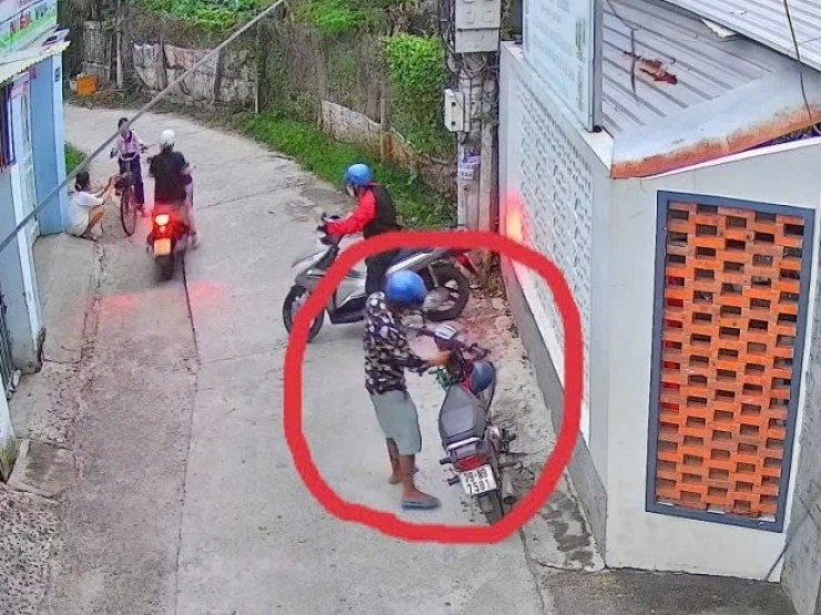Clip 2 em nhỏ khiến kẻ trộm xe máy thất kinh bỏ chạy