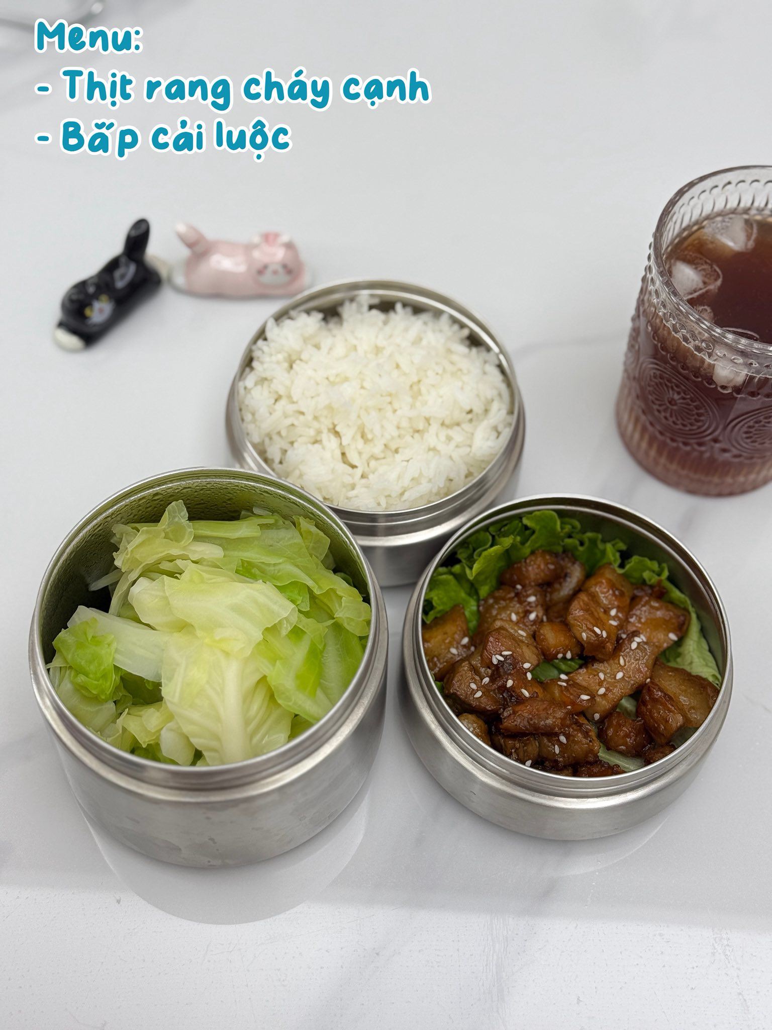Thịt rang cháy cạnh - Bắp cải luộc