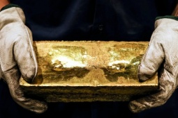 Kinh doanh - Giá vàng tăng dựng đứng, ngành trang sức toàn cầu “căng mình” ứng phó