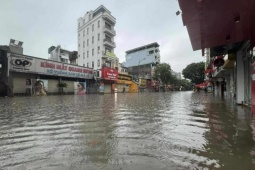Tin tức trong ngày - Nước nhiều sông vẫn đang tiếp tục lên, nguy cơ ngập còn kéo dài những ngày tới