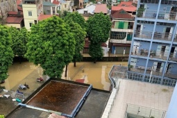 Sức khỏe đời sống - Nhiều bệnh nhân ở Thái Nguyên hoãn điều trị do bệnh viện ngập