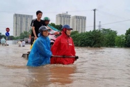 Lo đường ngập, nhiều trường ở Hà Nội tiếp tục dạy online