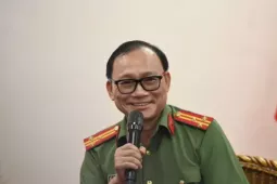 Bạn trẻ - Cuộc sống - Từ cú sốc Shark Bình: Giới trẻ ngày nay đang thần tượng hóa hình ảnh hơn là giá trị?