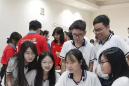 Giáo dục - du học - TPHCM thí điểm không cho học sinh dùng điện thoại giờ ra chơi