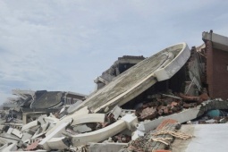 Loạt biệt thự tan hoang sau bão ở Hà Tĩnh: Lộ ra điều ít ai ngờ