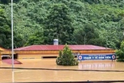 Sức khỏe đời sống - Thái Nguyên ngập lụt lịch sử, nhiều cơ sở y tế bị cô lập, chìm trong biển nước