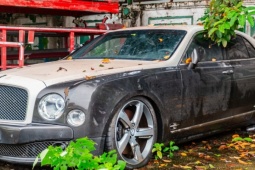 Xót xa chiếc xe siêu sang Bentley Mulsanne 30 tỷ bỏ hoang 7 năm trên phố Hà Nội