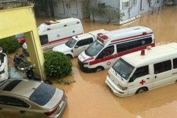 Sức khỏe đời sống - Gần 400 người ở Trung tâm Y tế Hữu Lũng bị cô lập do lũ