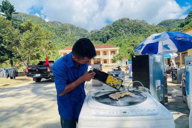 Xử lý đúng cách sẽ giúp thiết bị hoạt động trở lại, tránh hư hỏng.