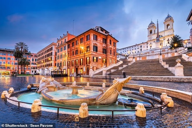 Bậc thang Tây Ban Nha (Spanish Steps) – địa danh nổi tiếng tại Rome, Ý.