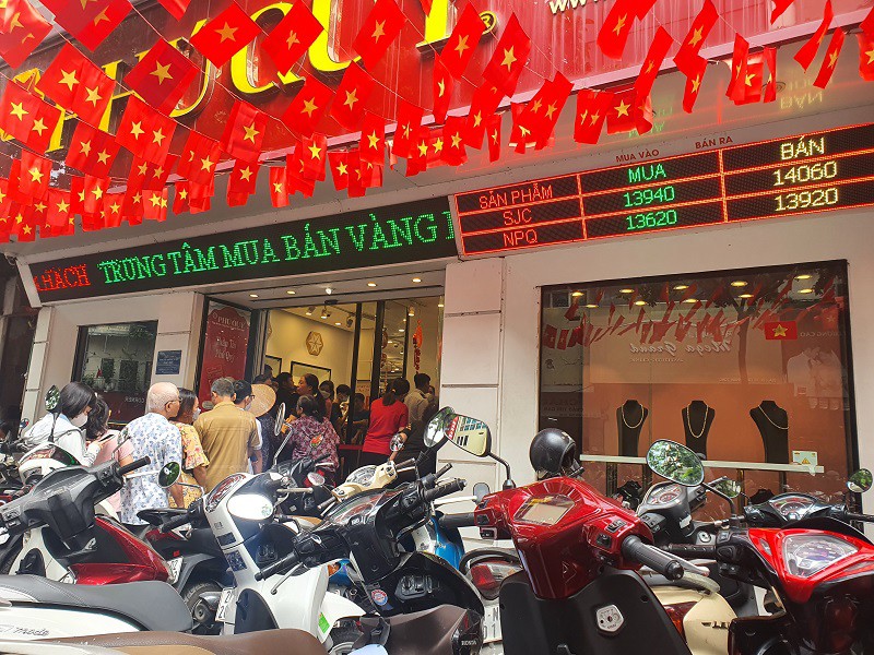 Từ sáng đến chiều, giá vàng miếng SJC tăng thêm 1,9 triệu đồng/lượng.