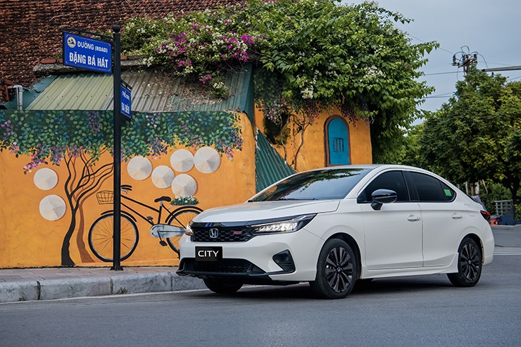 Giá xe Honda City tháng 10/2025, lăn bánh giảm 100% phí trước bạ - 1