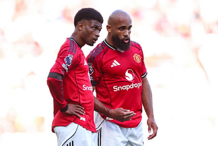 Diallo (trái), Mbeumo (phải) khiến HLV Sunderland tâm phục, khẩu phục