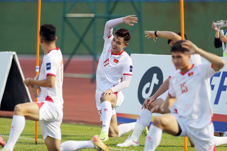 Chiều ngày 8/10, ĐT Việt Nam có buổi tập chính thức làm quen sân vận động Gò Đậu, chuẩn bị cho cuộc tiếp đón Nepal ở vòng loại Asian Cup 2027.