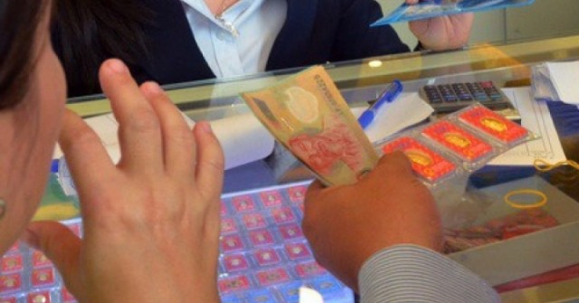 Giá vàng hôm nay, 8-10: Vàng thế giới vượt mốc ...