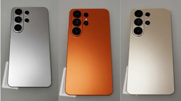 Mô hình Galaxy S26 Ultra với màu cam giống hệt dòng iPhone 17 Pro.