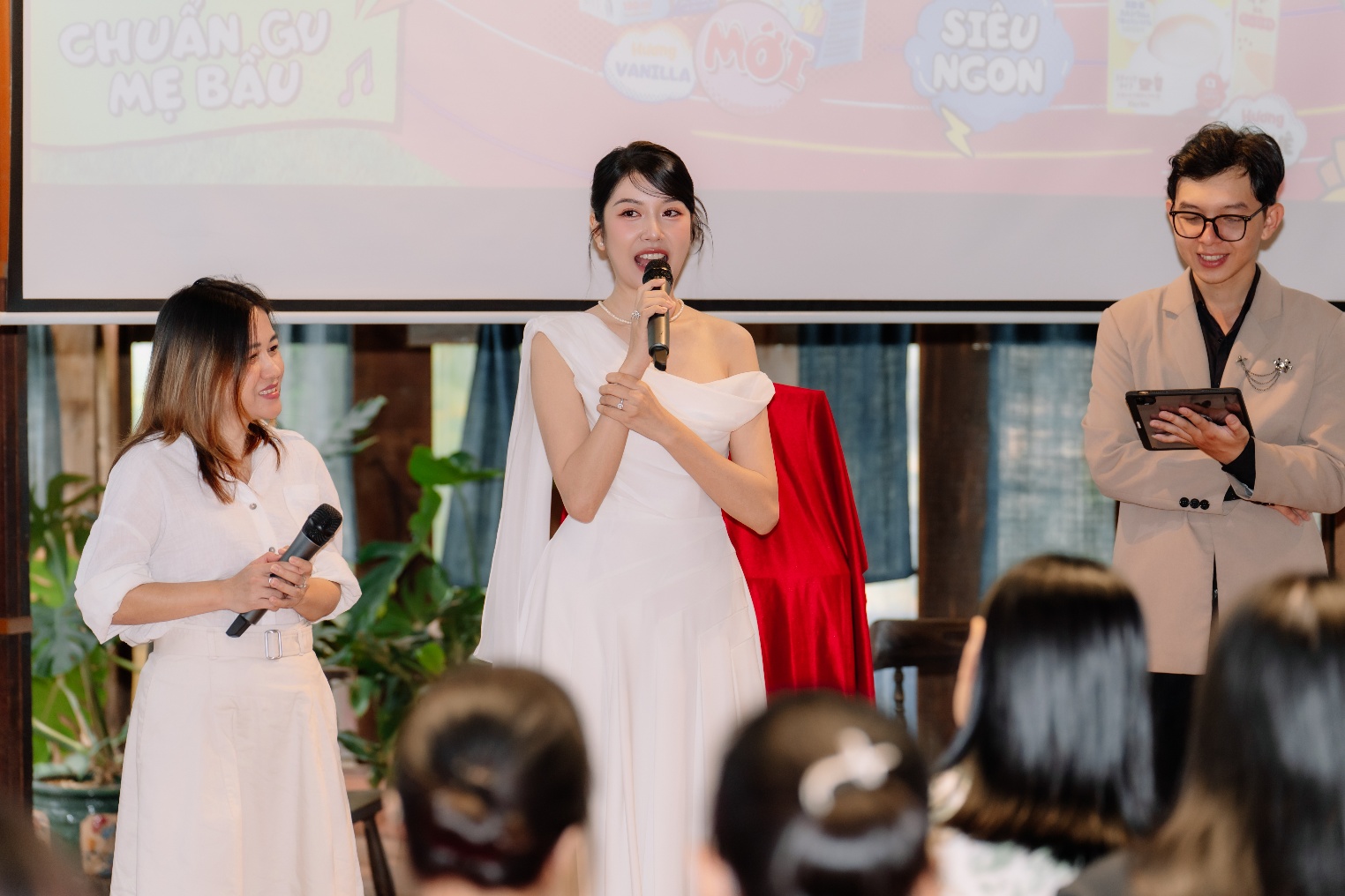 Thúy Vân chia sẻ hành trình làm mẹ của mình tại sự kiện