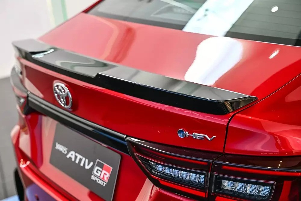 Toyota Vios GRS phiên bản hybrid có mức tiêu thụ nhiên liệu ra sao? - 6